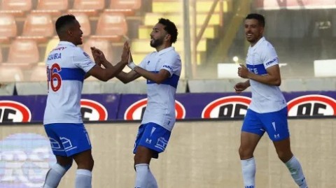 U. Católica venció por la mínima a Magallanes y se ilusiona con clasificar a torneos internacionales