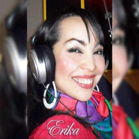 Erika, cantante y compositora: "Ser artista es una responsabilidad grande, porque somos un referente para las personas"