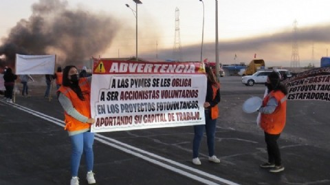 PyMES marchan y dan "ultimátum" al Gobierno de Boric para que solucione los fraudes en parques renovables