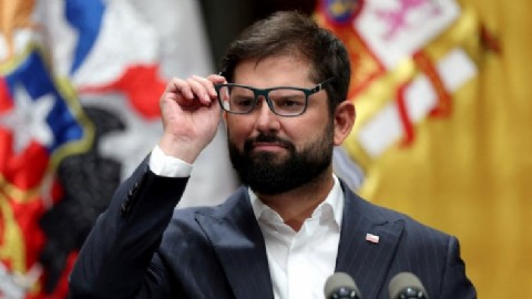 Los desalentadores indicadores de Gabriel Boric: el 2025 cerró con caída en la industria, producción y empleo