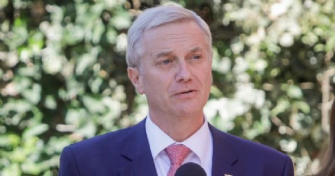 Kast propone un “corredor humanitario” para migrantes y busca respaldo regional en su gira