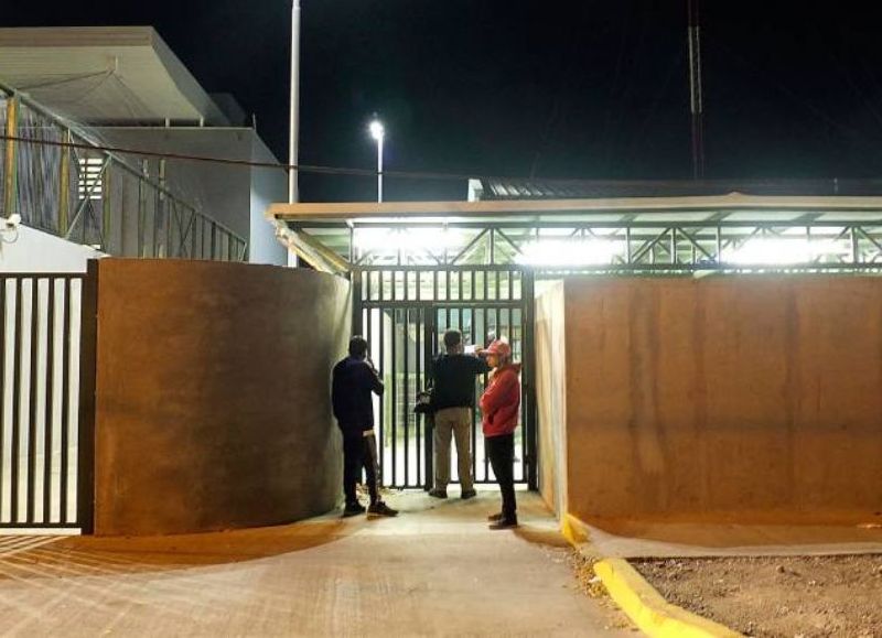 Lanzan explosivos al interior de cárcel de Quillota y despliegan operativo del GOPE