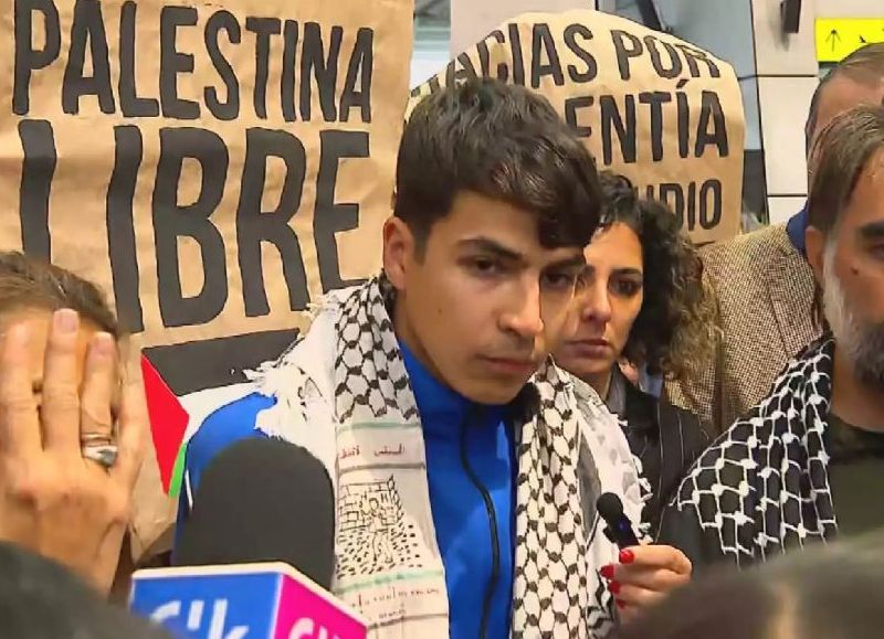 Activistas chilenos detenidos por Israel regresaron al país y denunciaron “torturas” y abandono del Gobierno