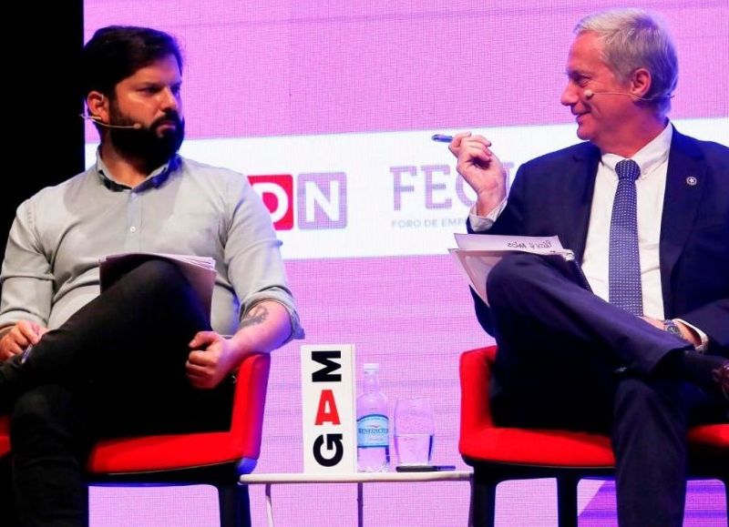 VIDEO | Kast y Boric siguen tratando a los inmigrantes como objetos inanimados y no saben qué hacer con ellos