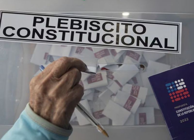 Desesperación en el Gobierno: llaman a no "confundir" el plebiscito constitucional con una evaluación a Boric