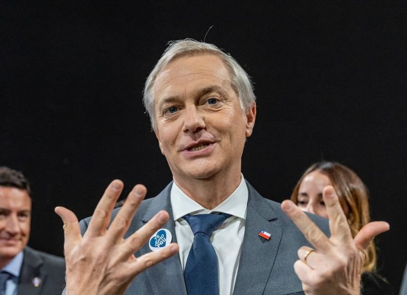 VIDEO | Arranca la repartición de cargos a los amigos libertarios: Kast prepara los nombramientos a militantes cercanos