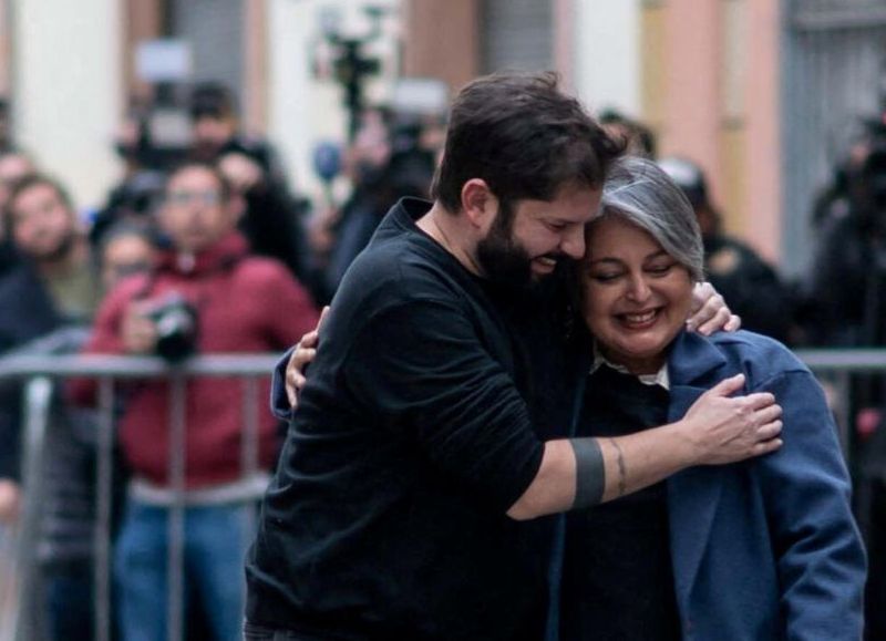 VIDEO | Jeanette Jara dejó de lado a Gabriel Boric porque la hunde en las encuestas: "No es mi estilo"