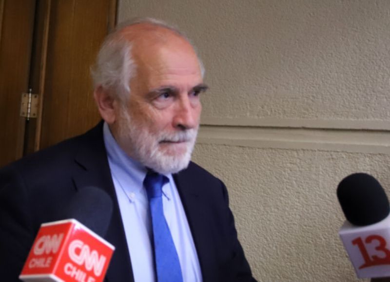 Otro ministro de Boric en la cuerda floja: Carlos Montes podría ser destituido por el "Caso Convenios"