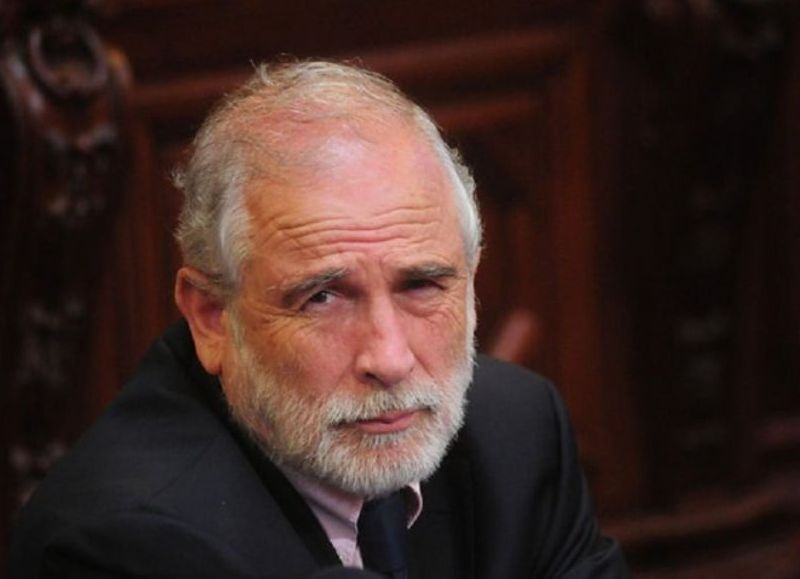 El Gobierno de Boric, cada vez más complicado: la oposición acusó constitucionalmente al ministro Montes