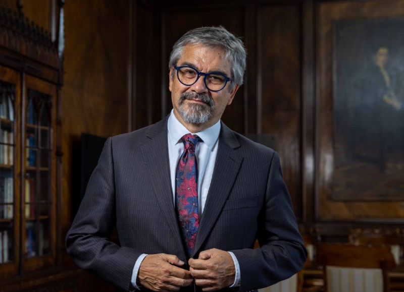 Mario Marcel, el exministro que calla pero insinúa: ¿Qué sabe que podría incomodar al Gobierno?