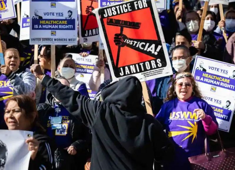 Trabajadores de hospitales públicos de Los Ángeles tendrán beneficios de salud