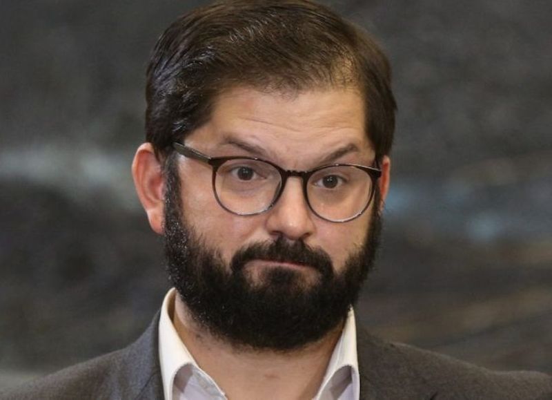 Boric cierra con 33 por ciento de aprobación y 59 por ciento de rechazo, mientras crece la expectativa por Kast