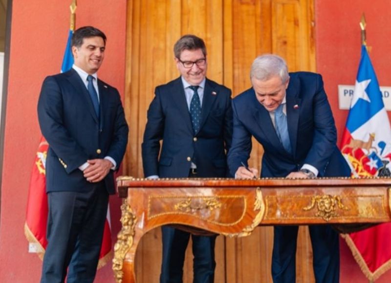 VIDEO | José Antonio Kast presentó un proyecto para reducir trabas y simplificar las patentes mineras