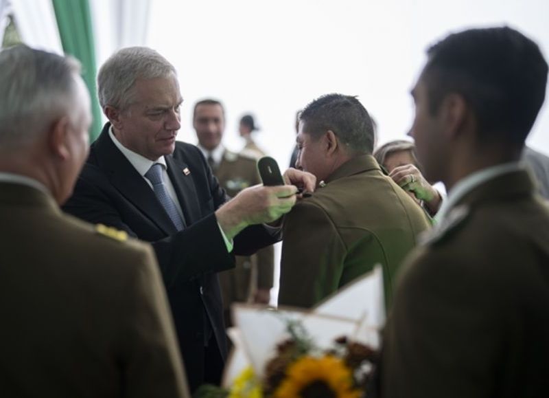 VIDEO | Kast encabezó una ceremonia de ascensos y condecoraciones a carabineros en Huechuraba